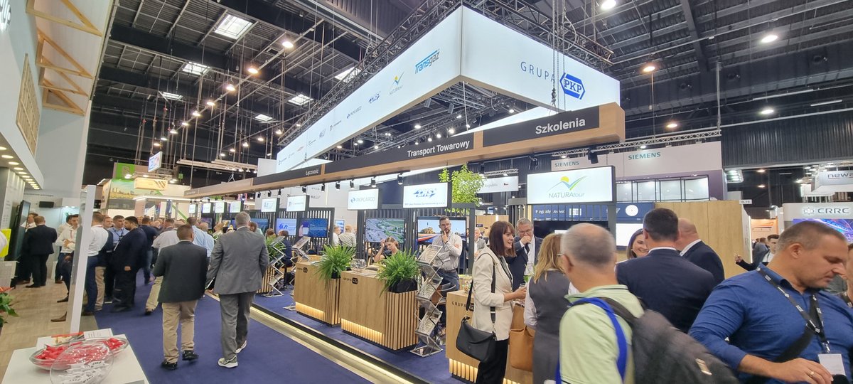 EBoost_project's tweet photo. 📢Our partner @DITECFER attended #TRAKO2023, the largest and most prestigious #rail industry meeting in #Poland and one of the largest in Central-Eastern #Europe 🚆A presentation of the state of the art in transport systems and railway infrastructure around the 🌍#electromobility https://t.co/0kLyTCoyJb