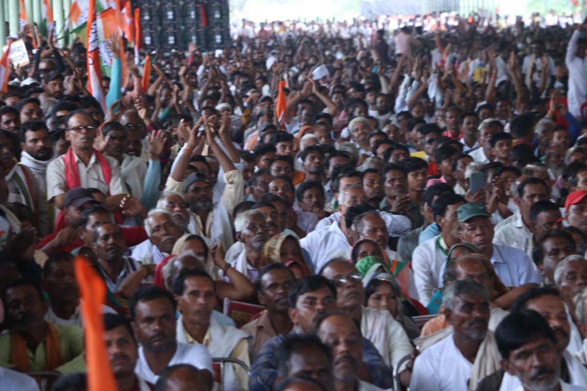 INCMP's tweet photo. प्रदेश कांग्रेस अध्यक्ष कमलनाथ जी एवं मध्यप्रदेश कांग्रेस के प्रभारी महासचिव श्री रणदीप सिंह सुरजेवाला जी जबलपुर के पाटन में आयोजित विशाल जनसभा में शामिल हुए।

@rssurjewala https://t.co/1yLjJQtBGi