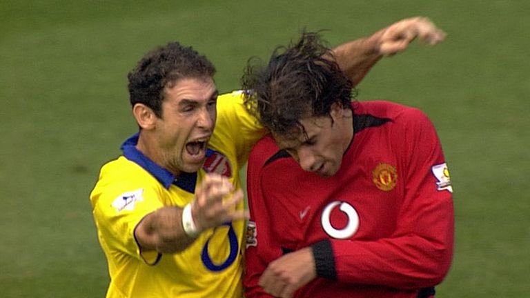 paddypower's tweet photo. Happy Martin Keown jumping on Ruud van Nistelrooy day to all those who celebrate. https://t.co/5nQXYKxW87