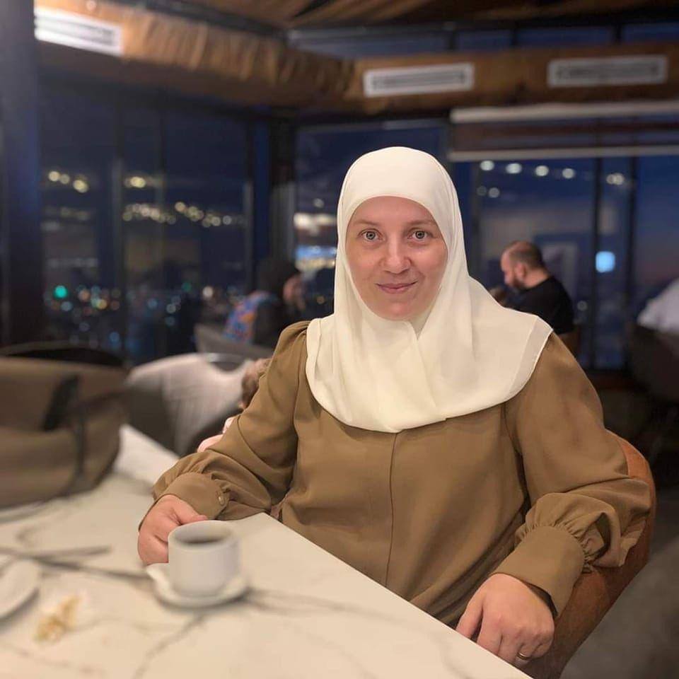 بلطجية يطلقون النار على سيارة نائب رئيس بلدية الخليل أسماء الشرباتي وبحسب النائب فإن خلفية إطلاق النار بسبب رفضها توظيف شخصيات بالخاوة وعناصر للسلطة في مؤسسات البلدية.

#بلطجية
#وين_السلطة