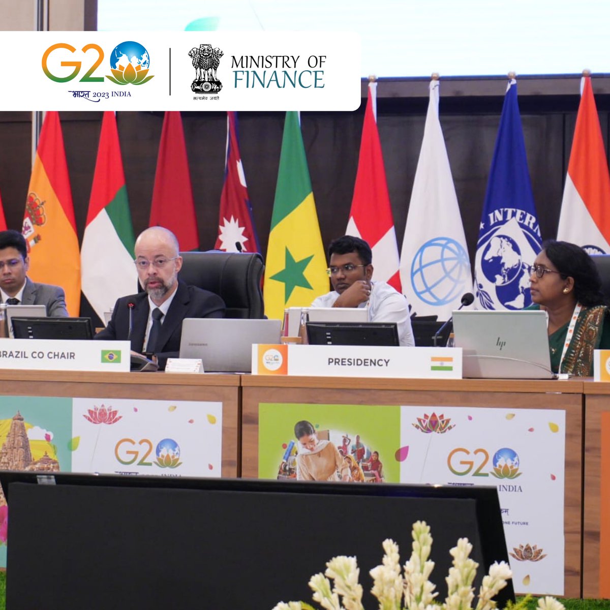 FinMinIndia's tweet photo. The 4️⃣th Infrastructure Working Group #IWG meeting commences in #Khajuraho under #G20India Presidency. 

Delegates  deliberate upon exploring ways to make the Cities of Tomorrow- #Inclusive, #Resilient and #Sustainable.

 @g20org @RBI 
#OneEarthOneFamilyOneFuture #VasudhaivaKutumbakam
