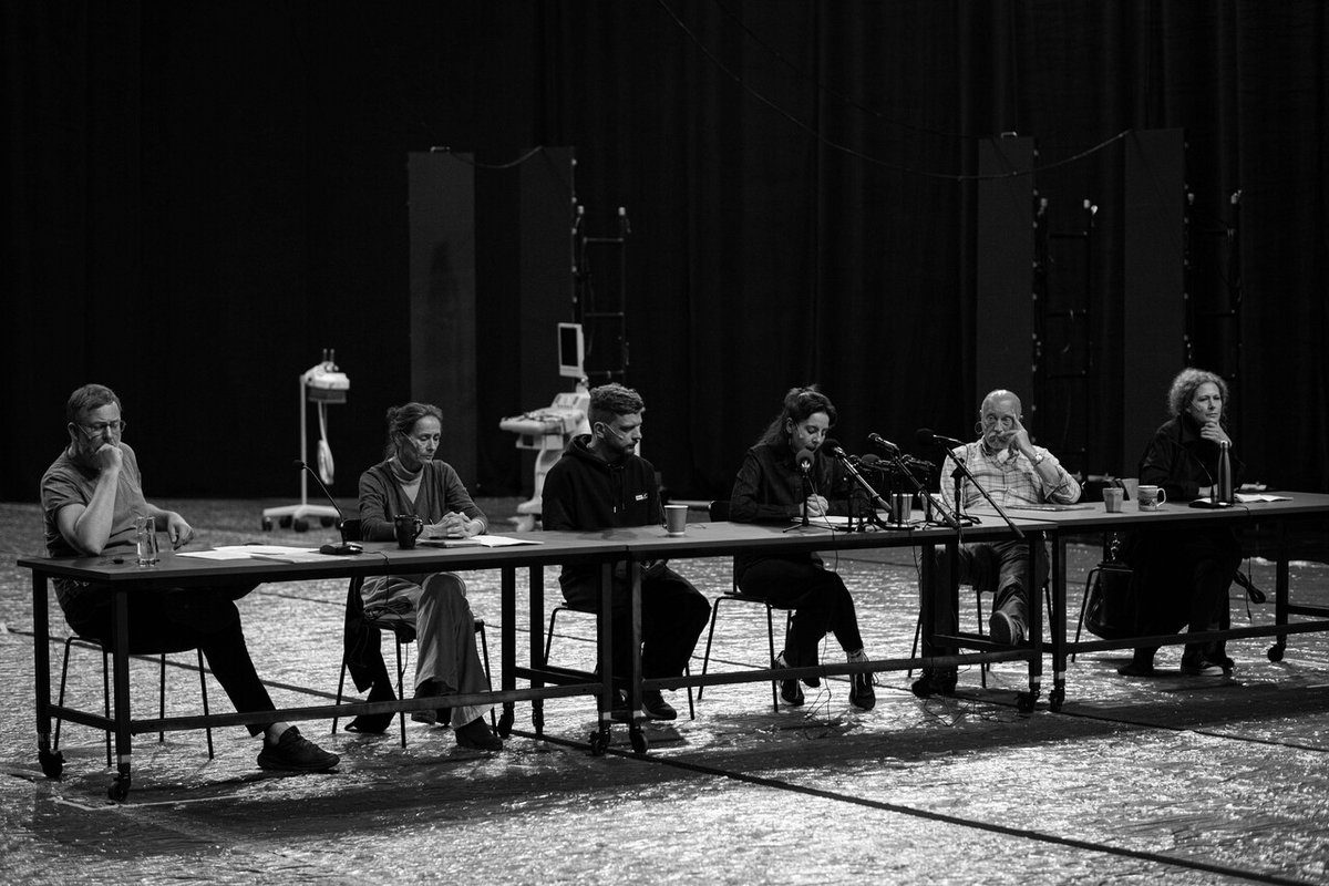 TeatrosCanal's tweet photo. Desde Polonia, #TeatroPole junto a su director #Rakovsky se preparan para su estreno en España de la pieza ‘I'm Nowhere / Desvanecimiento’

📆 Del 5 al 8 de octubre
🟢 Sala Verde 
➡ Más info: https://t.co/AtQL4Ma8DZ

#MadridesCultura #Polonia #Teatro https://t.co/we9dPVeJk9