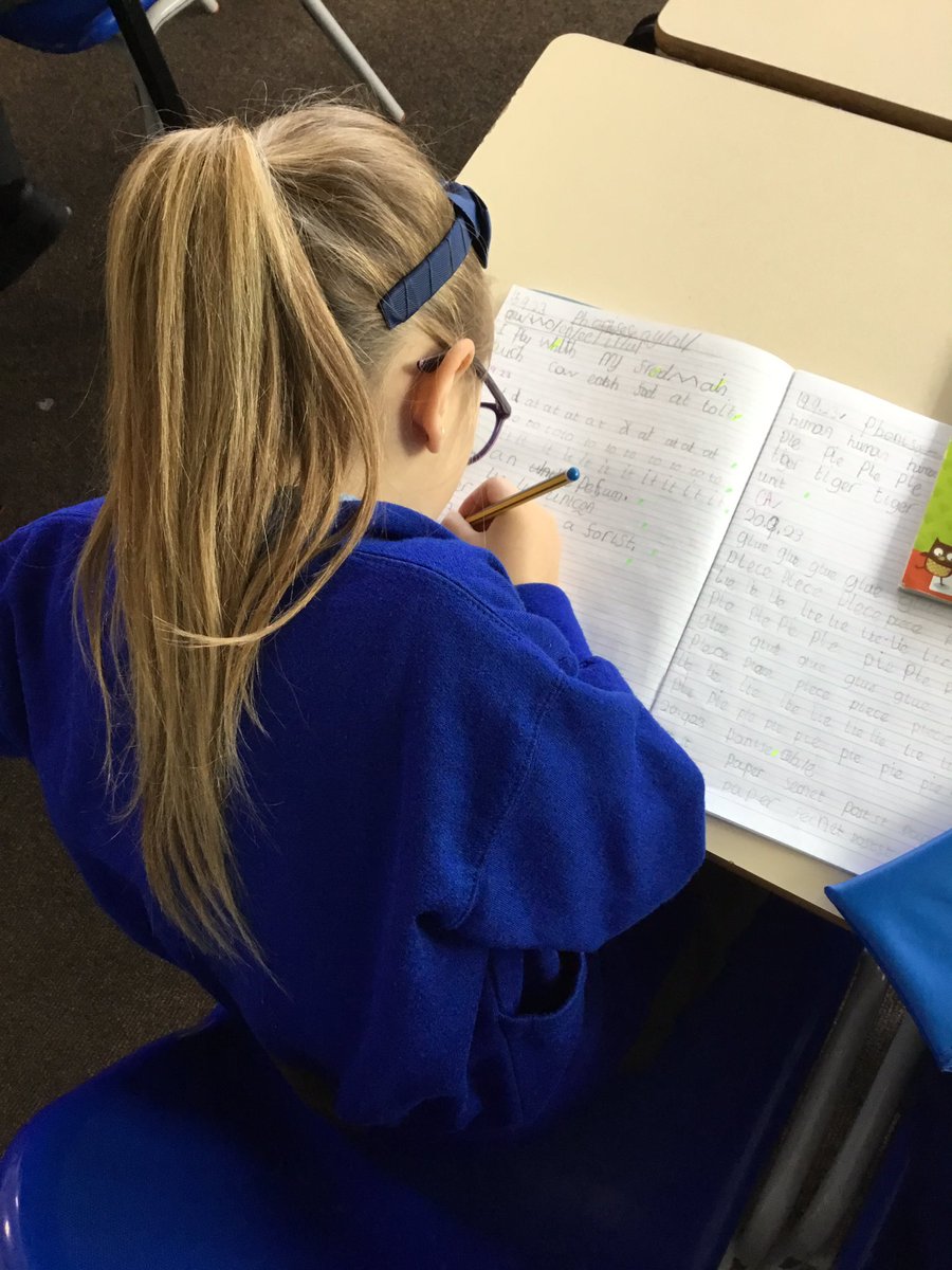 LeysFarm's tweet photo. Year 3 have settled into morning routines well and are enjoying their spellings and phonics activities. #LFJSEnglish @LittleWandle @SpellingShed https://t.co/4E5Ie7cNaT