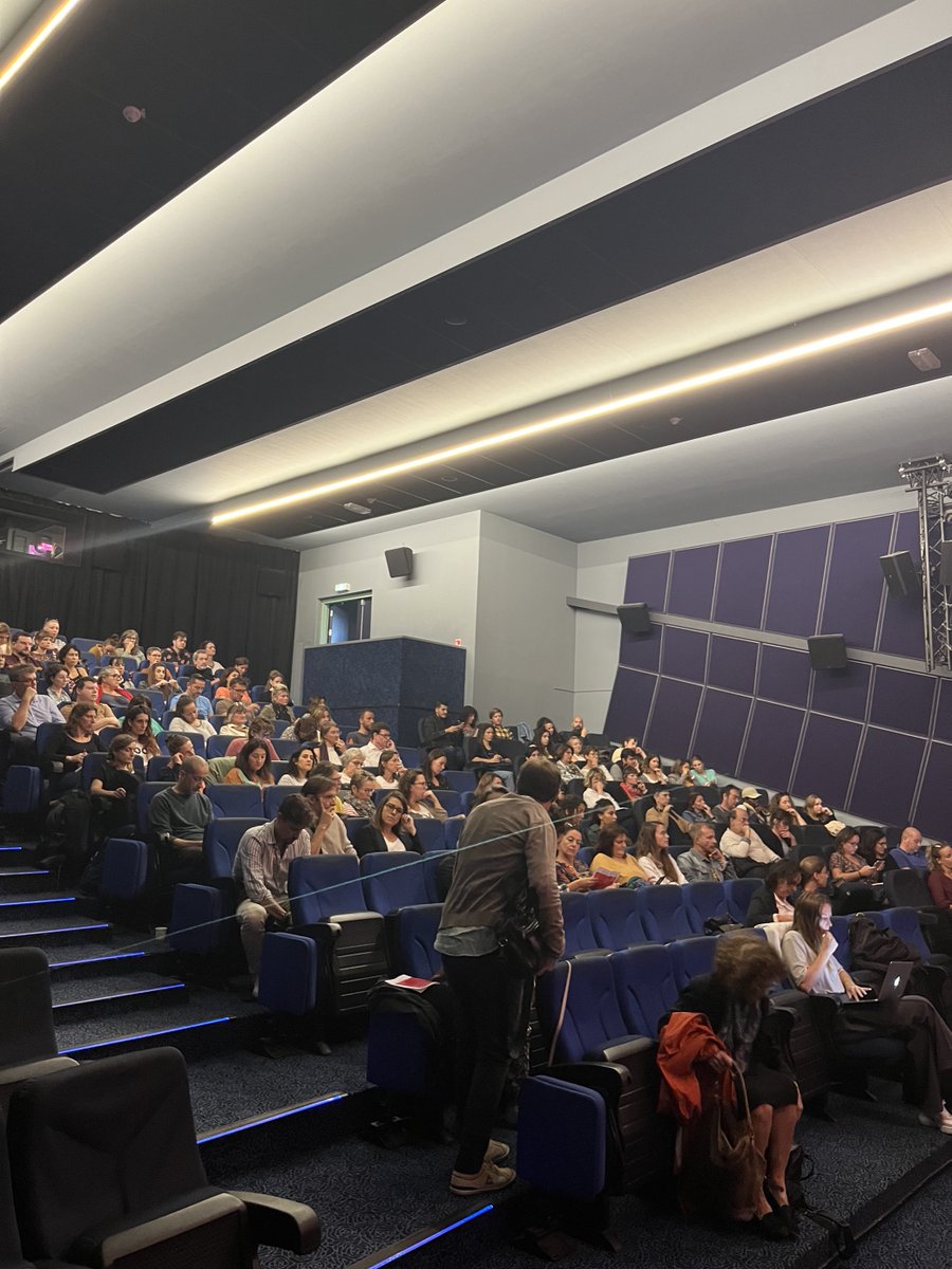 Ouverture de la journée régionale cocaïne à Angoulême avec <a href="/jeanmidelile/">Jean-Michel Delile</a> et Ilhem Sedkaoui de l'<a href="/ARS_NAquit/">ARS Nouvelle-Aquitaine</a> ! Au programme : histoire et évolution de la consommation de cocaïne, réduction des risques et accompagnement, la cocaïne dans les différents milieux…