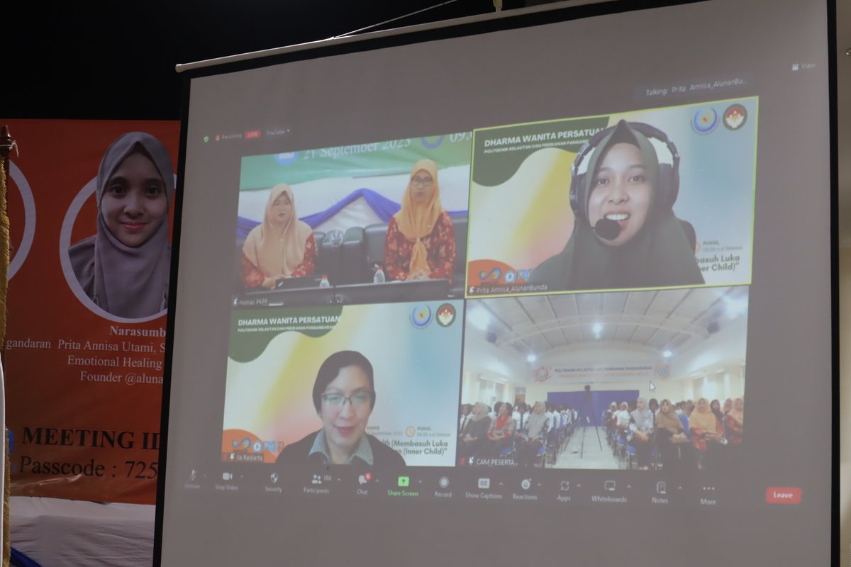 pkp_pangandaran's tweet image. Matei mengenai &quot; Membasuh Luka Pengasuhan (Inner Child)&quot; disampaikan oleh Ibu Prita Annisa Utami, S.S, CH, CHt pada acara webinar &quot; Mental Health&quot; yg diadakan oleh DWP PKPP, Kamis (21/9) @bppsdm_kp #kkp #dwp #pkpp #pangandaran