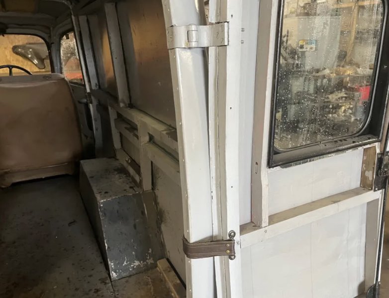 Nice to see this 1952 Bradford has found a new home…

It sold for £5,301… 

#jowett #bradford #classic #sold 

ebay.co.uk/itm/2760437490…