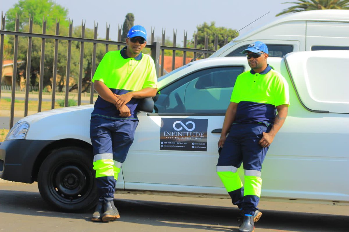 Madlala_TM's tweet photo. Our new hustle 🔥🔥

*Solar Panel Cleaning
*Window Cleaning
*Industrial Cleaning 

We also smell good 😄👌🏽 https://t.co/EYrBB25v0J
