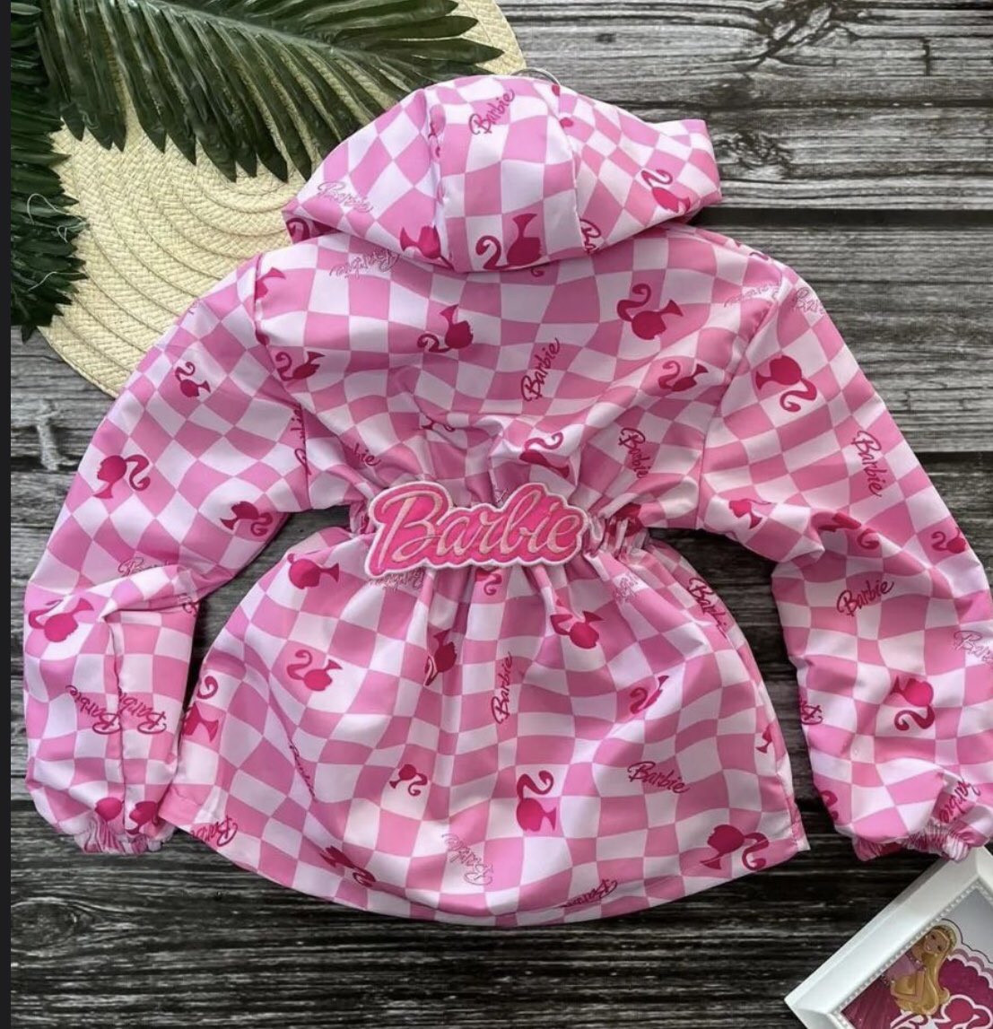 😍 en şık çocuk modelleri burda! 
✅Barbie desenli Okul öncesi kız Çocuk yağmurluk 
✅Beden :3 ve 10 yaş arası 
👉Fiyat: 459₺.
Sipariş için aşağıdaki linki tıklayın 
enuygunhersey.com/product/barbie…
📌Diğer modelleri görmek içşn web sitemizi ziyaret edin 
🌐enuygunhersey.com
#çocuk
