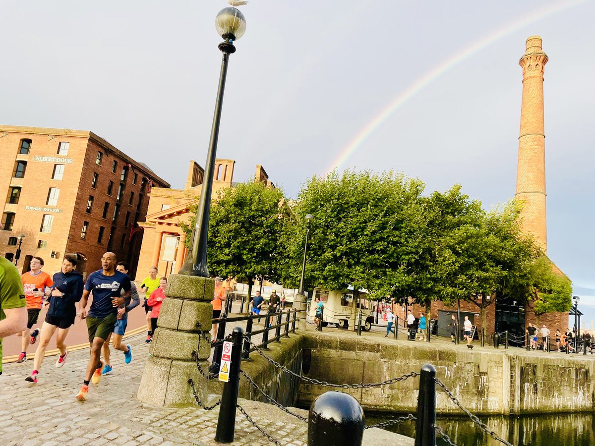 BritOrthopaedic's tweet photo. What a turn out for the morning run!!Fantastic start to the 3rd day of #BOAAC23 #orthotwitter https://t.co/GIeqgwvE6X