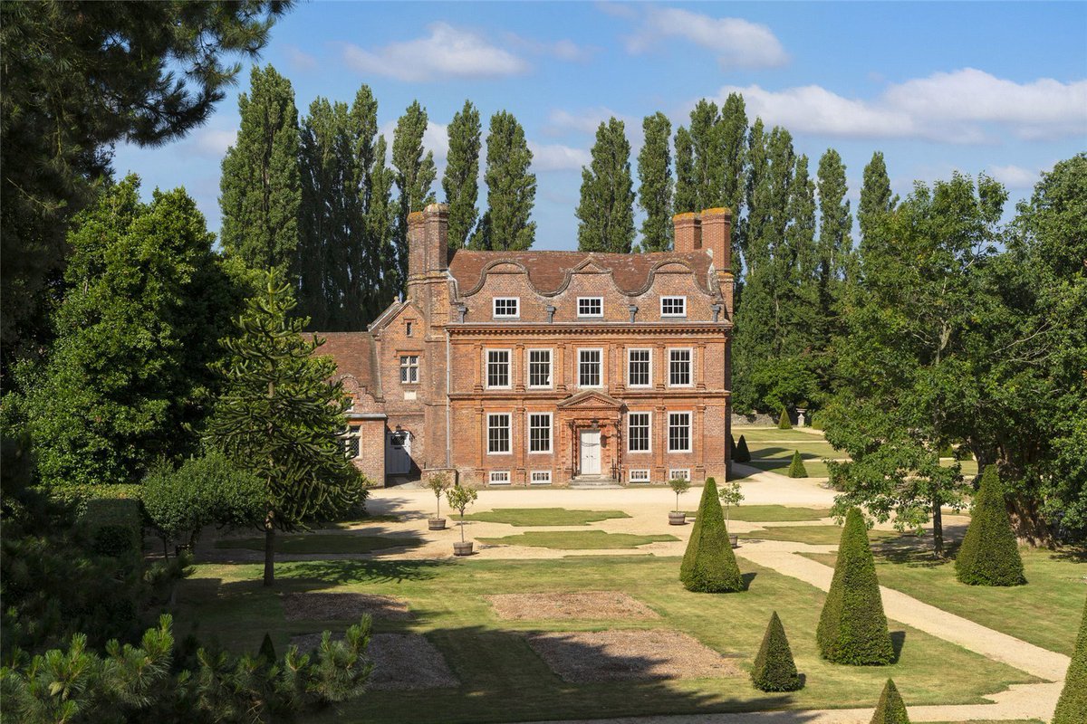 #Barnham Court is one of the finest houses in #WestSussex, noted by #Nairn and #Pevsner as 'the best of its date in the county'. On the market with @JSChichester with a guide price of offers in excess of £4,100,000. jackson-stops.co.uk/properties/172… @Countrylifemag @countryandtown