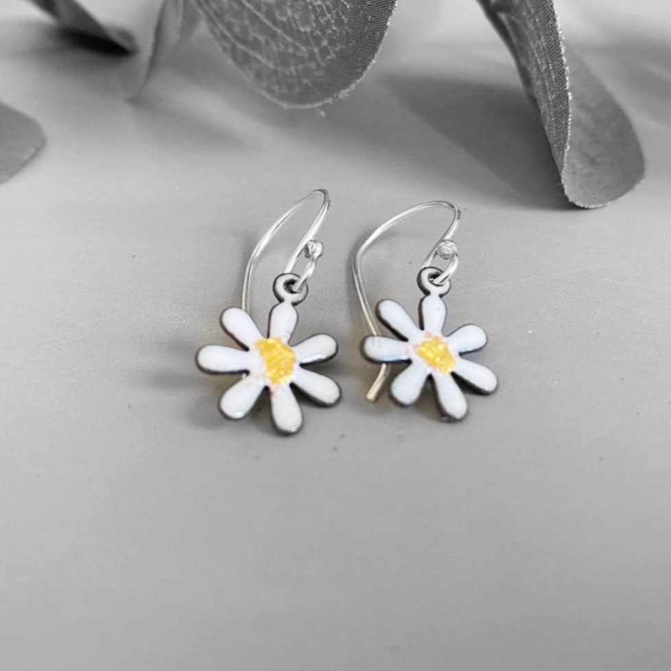 Daisy Enamel Drop Earrings, Flower Charm Earrings, Cute Flower Blossom Earrings tuppu.net/b39f7551 #Etsy #MHHSBD #ShopIndie #UKCraftersHour #MaisyPlum #GiftForMum