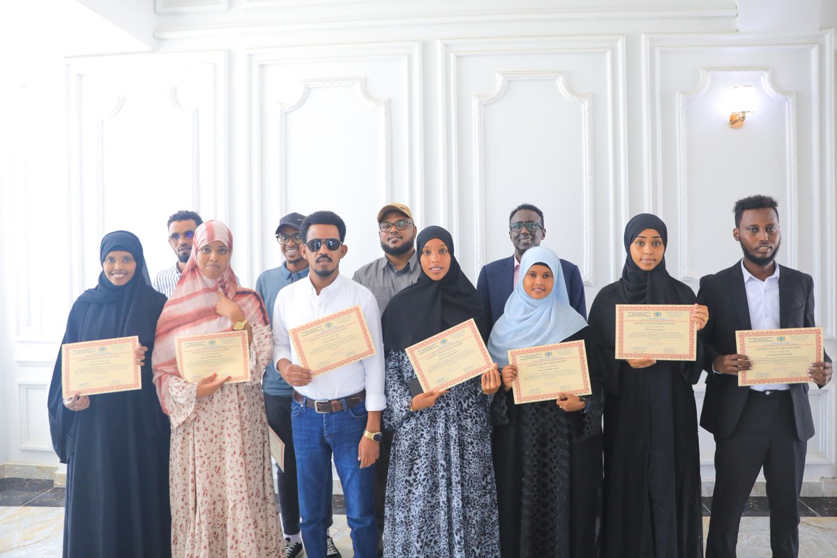 MoPIED_Somalia's tweet photo. HR staff of @MoPIED_Somalia completed a comprehensive five-day training program focused on enhancing their expertise in Human Resource Management aimed to bolster their knowledge & skills, empowering them to excel in their roles & effectively apply acquired knowledge in practice https://t.co/aE8NNfegDQ