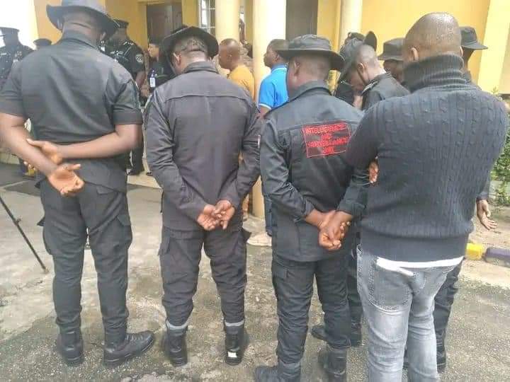 Rivers State Police Command parades 6 police officers who arrested, detained and extorted 150,000 naira from a resident.

#portharcourt