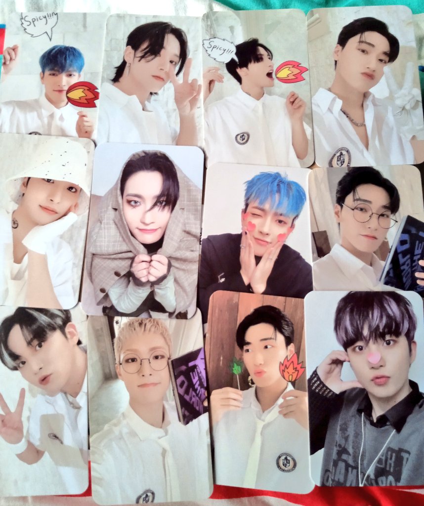 itsAtinySe's tweet photo. Thank you @yayawooyoung . Mula2 risau sbb beli 3 pc from bulk pastu bila lg 3 platform album but suprisely no dupe. Happy sangat dpt Sh jacket smpai tangkap dkt katil je😂. Best service ever👍🏻
#yayawyfeedback https://t.co/NG1i7SnjUh