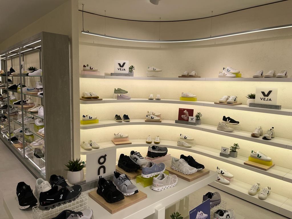 Our very first Office Shoes store fitout has been successfully completed at the Westquay Shopping Centre, Southampton. It has been exciting to be part of the team delivering such a fantastic retail space. We wish the store team the very best of luck going forward.
#ShopfittersUK