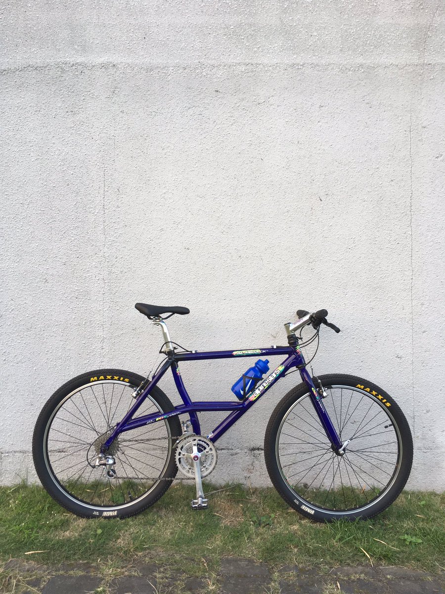 arisuastikaa_'s tweet photo. Want to sale fullbike Alpinestar Almega DX cat decal original size 19,5 . Groupset shimano deore XT
Idr 11,5 juta
Siap bantu kirim via rekber 🚀
#mtbvintage #fnfjb #sepeda26 #alpinestaralmegadx #mtbalpinestaralmegadx #mtbelevated https://t.co/zkbMwTTMau