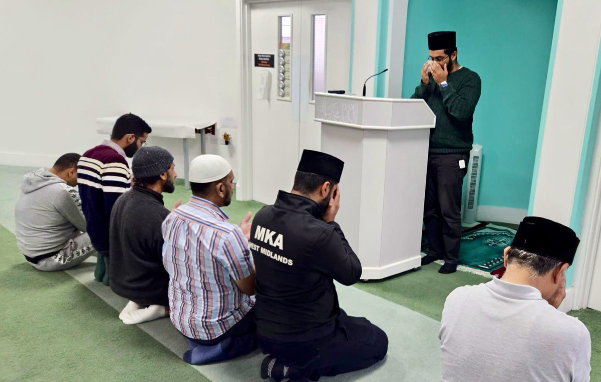 Imran_A_Khalid's tweet photo. By the Grace of Allah, four more pious souls from a Sunni family joined the Ahmadiyya Muslim Community.

Alhamdulillah. https://t.co/516TJhSqme