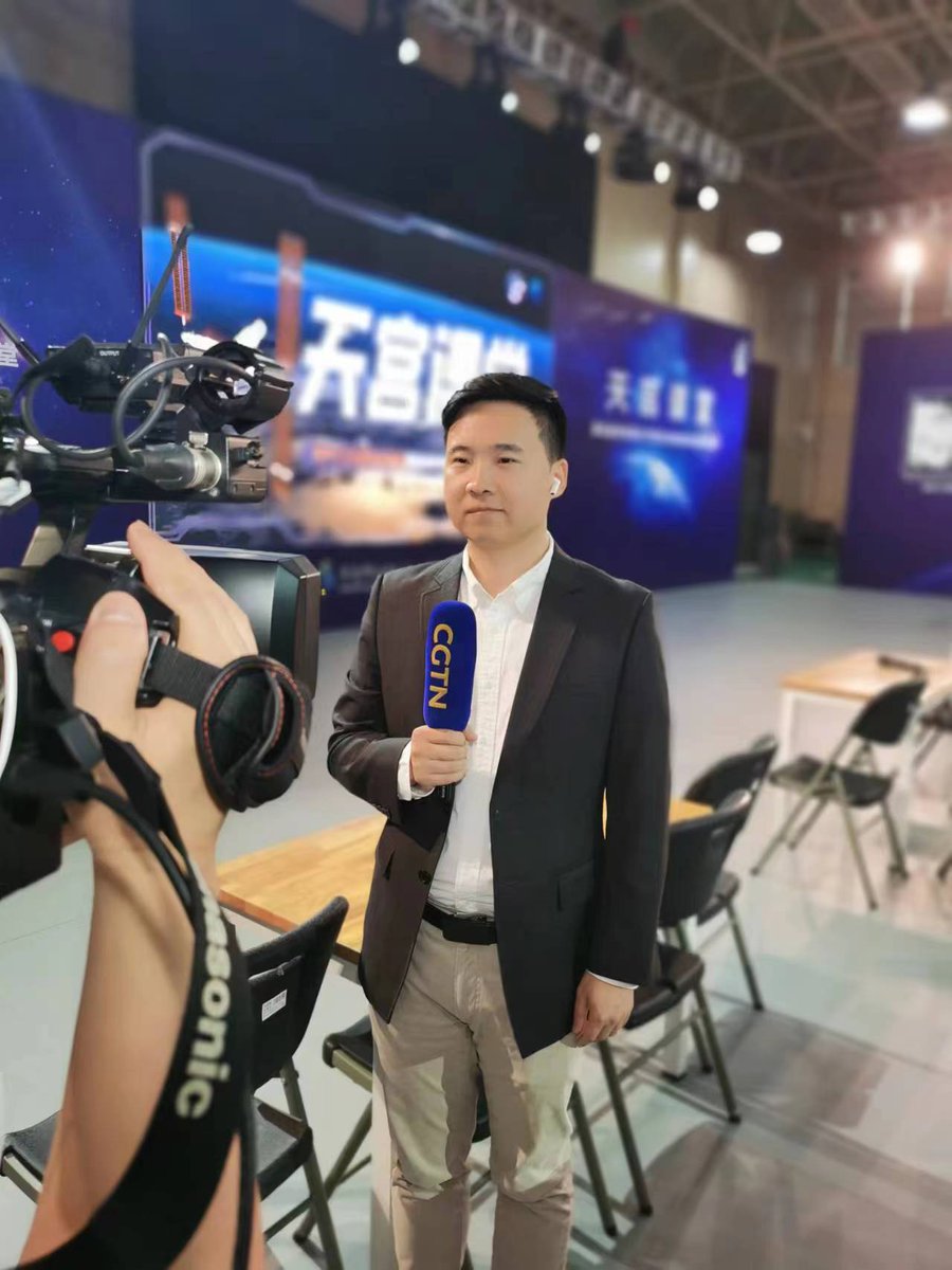 wulei2020's tweet photo. The 4th #SpaceClass is now being livestreamed from #ChinaSpaceStation. 

The class is attended by students at several classrooms across China. I am at one of the main classrooms located in Ningbo. At the site, you can see some handicrafts in the theme of space. https://t.co/ZuYkn7Xq4m