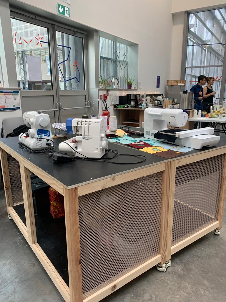 🤩C'est parti pour l'inauguration d'Hyperlien, la maison commune des cultures numériques, à <a href="/nantesfr/">Ville de Nantes</a> ! 
🤝Nous sommes ravis d'y retrouver l'association PING, #FabLab solidaire soutenu par la <a href="/FondationOrange/">FondationOrange</a>. 

#OrangeDigitalCenter