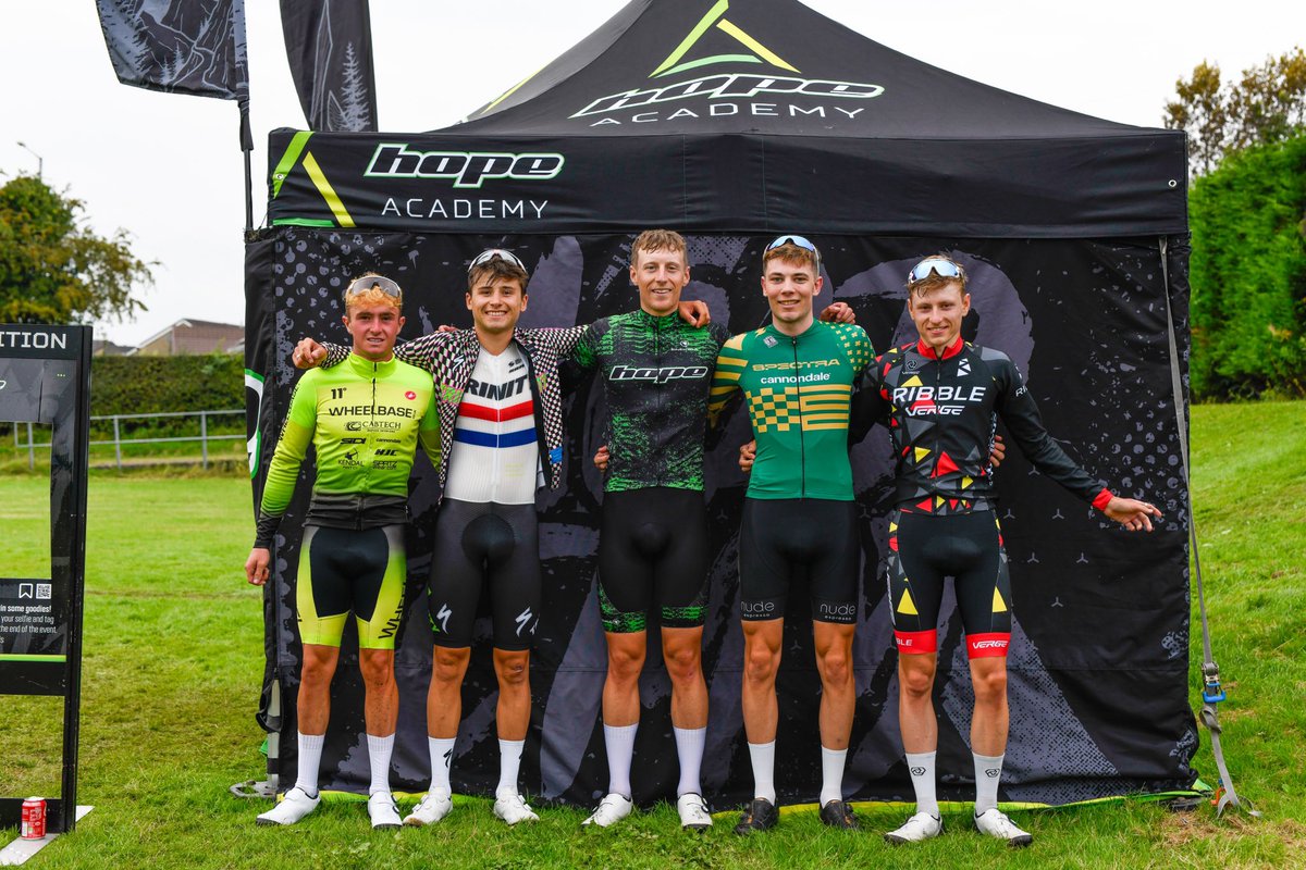 Dan Barnes tweet media