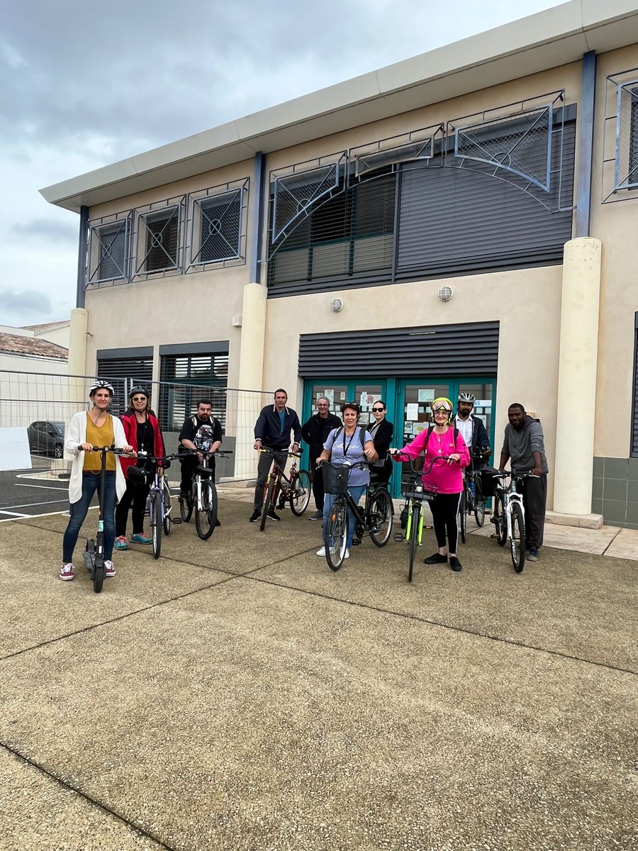 L'agence pôle emploi de Châteaurenard organise "Go Bike" et accompagne les demandeurs d'emploi à emprunter les nouvelles voies vertes cyclables à vélo ou trottinette à la rencontre ded entreprises en proximité  #SEM2023 #mobilitedouce