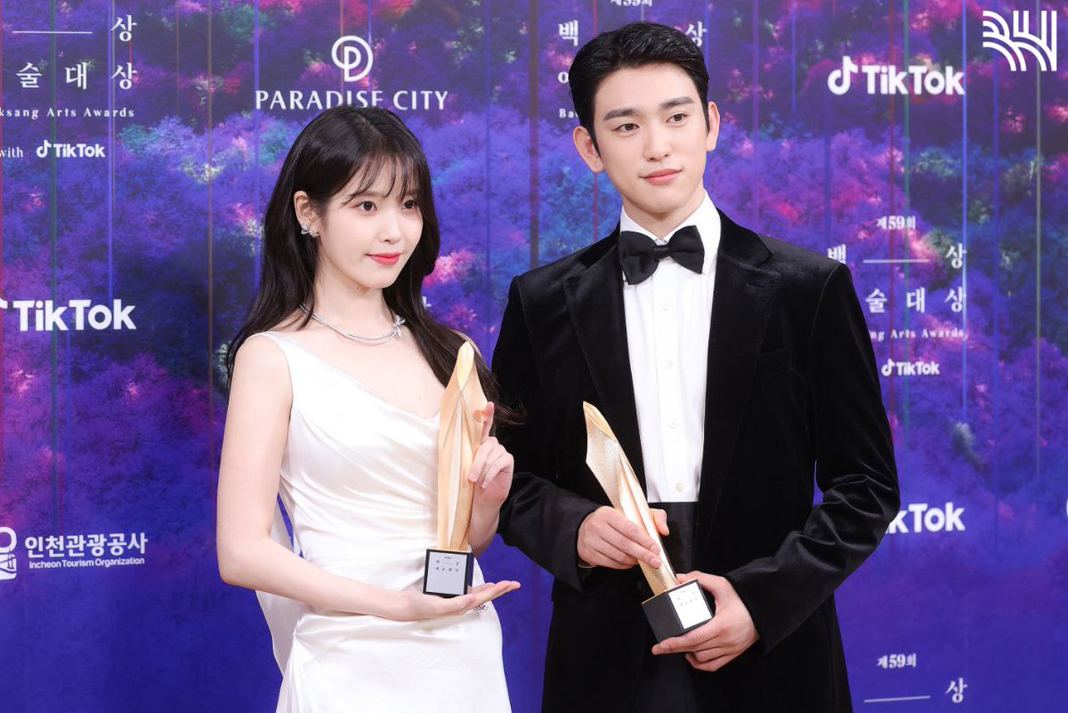 jysaturn's tweet image. Actor Park Jinyoung won 3 Awards in 2023 :

🏆 Best New Actor in Film category at The 59th Baeksang Arts Awards
🏆 TikTok Popularity Award at The 59th Baeksang Arts Awards
🏆 Best New Actor Award at the 43rd Critics Choice Award