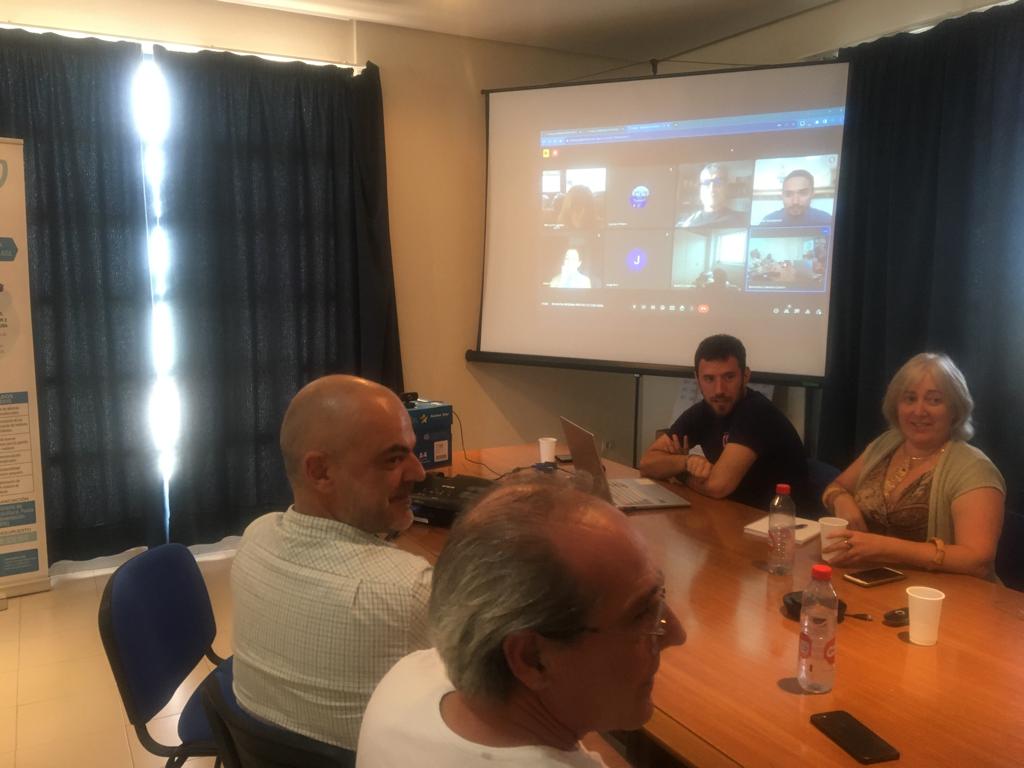 FundacionCETMAR's tweet image. Tras la reunión final del proyecto, hoy celebramos jornada de presentación de resultados de #CIRCAZUL en #Cádiz con representantes de cofradías y puertos, a fin de mostrarles los avances en los sistemas de gestión de residuos del sector pesquero cetmar.org/projects/circa…