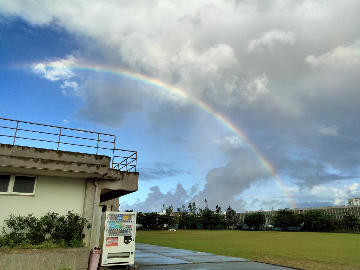 kakimi8's tweet photo. 仕事帰りに空を見ながら帰るクセはよき☺️🌈
#イマソラ https://t.co/n0zBzR3ocy