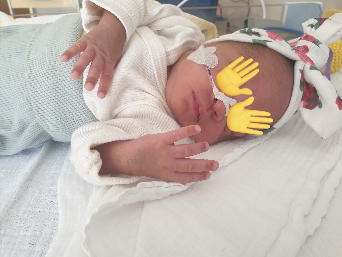 "Sooo tired of beeing gorgeous 🤗"
#MyLittlePrincess
#OurFight
#Frühgeboren