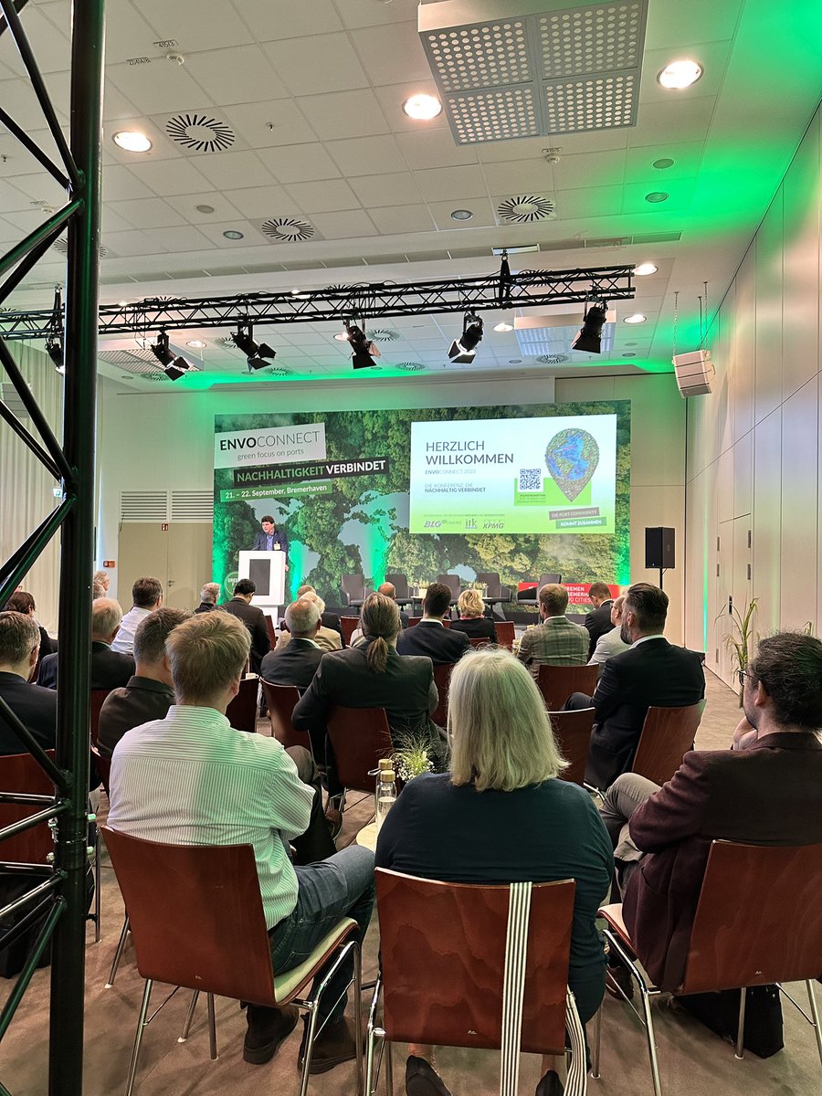 Marilena Dahlmann (@mari_dahl) on Twitter photo Die #ENVOCONNECT 2023 ist gestartet! Ein Kongress der sich auf die Nachhaltigkeit der deutschen Häfen fokussiert. Ich darf zusammen mit <a href="/KenoBergholz/">Keno Bergholz</a> auf der Bühne durch das Programm führen. <a href="/bremischehaefen/">Ports of Bremen and Bremerhaven</a> Die #ENVOCONNECT 2023 ist gestartet! Ein Kongress der sich auf die Nachhaltigkeit der deutschen Häfen fokussiert. Ich darf zusammen mit <a href="/KenoBergholz/">Keno Bergholz</a> auf der Bühne durch das Programm führen. <a href="/bremischehaefen/">Ports of Bremen and Bremerhaven</a>