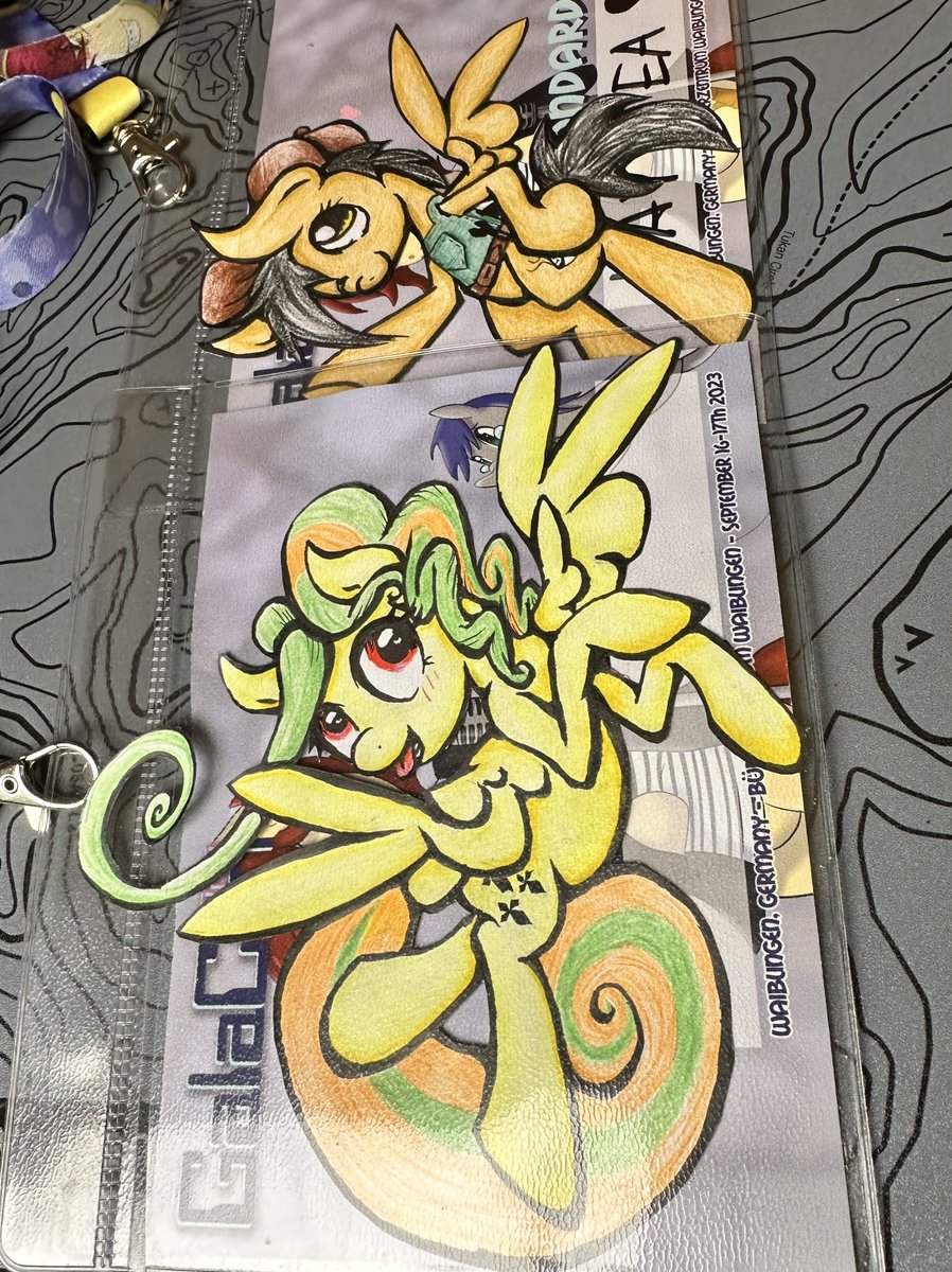 Twistmystrings's tweet photo. Badges! Only 5 days too late 😅🥲

#mylittlepony #mlpart https://t.co/Yf6U9sOFRp