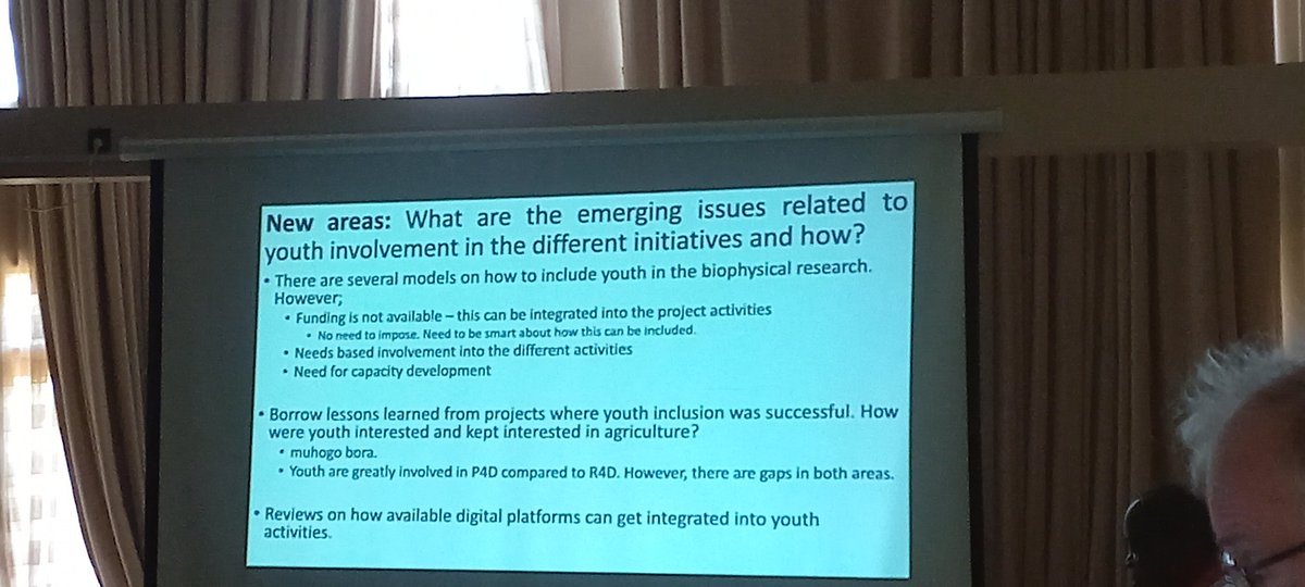 MuhogoB's tweet photo. Day 3 of THE #EAHub meeting for @IITA_CGIAR at Naivasha in #Kenya 🇰🇪
@GVNakato, IITA banana plant pathologist presenting at plenary on Gender & Youth as a current hot special topic. Is GESI as program or a service? This is a question to ponder about it. https://t.co/ftwnJiPE5i