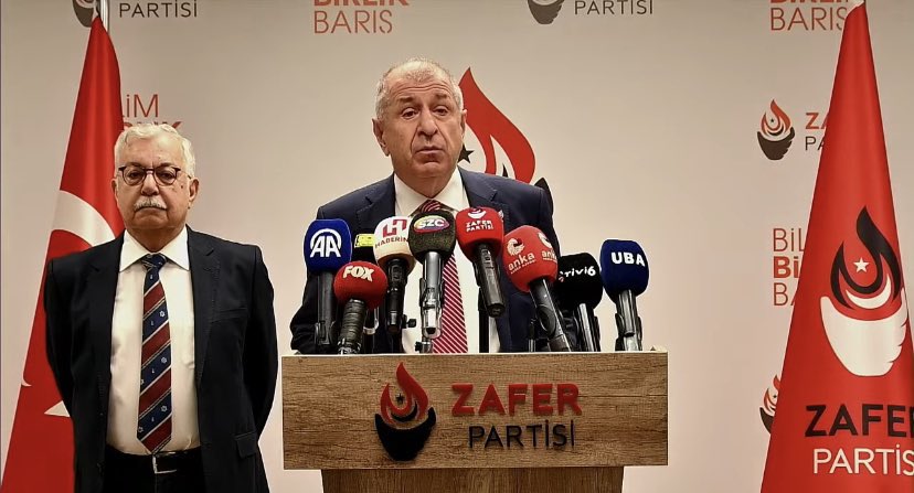 ajans_muhbir's tweet photo. 🗣️ Ümit Özdağ: “Gelin Türk Halkı’na soralım sığınmacılar kalsın mı gitsin mi diye referandum yapalım. Yüreğiniz var mı? 

Eğer ‘kalsınlar’ çıkarsa Zafer Partisi’ni kapatır giderim.” https://t.co/rvJymSOfem