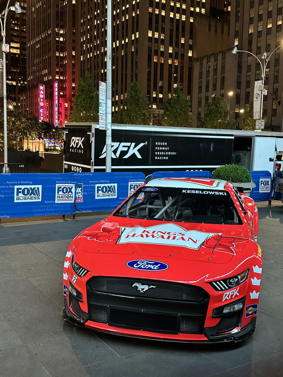 The___Racer's tweet photo. @keselowski  #nyc https://t.co/hOipVZKlPQ