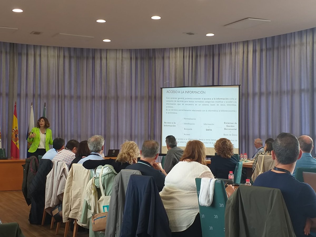 CAUCrue's tweet photo. 3️⃣ Seguimos las #28JornadasCAUCrue a @unican con Ana María LÓPEZ CUADRADO @alopezarchivist, que nos presenta 'La mejora del acceso a los datos a través de la normalización archivística'. 
Podeis seguir en línea 👉 https://t.co/ihAYoUMpmb https://t.co/xGN20EPZYj