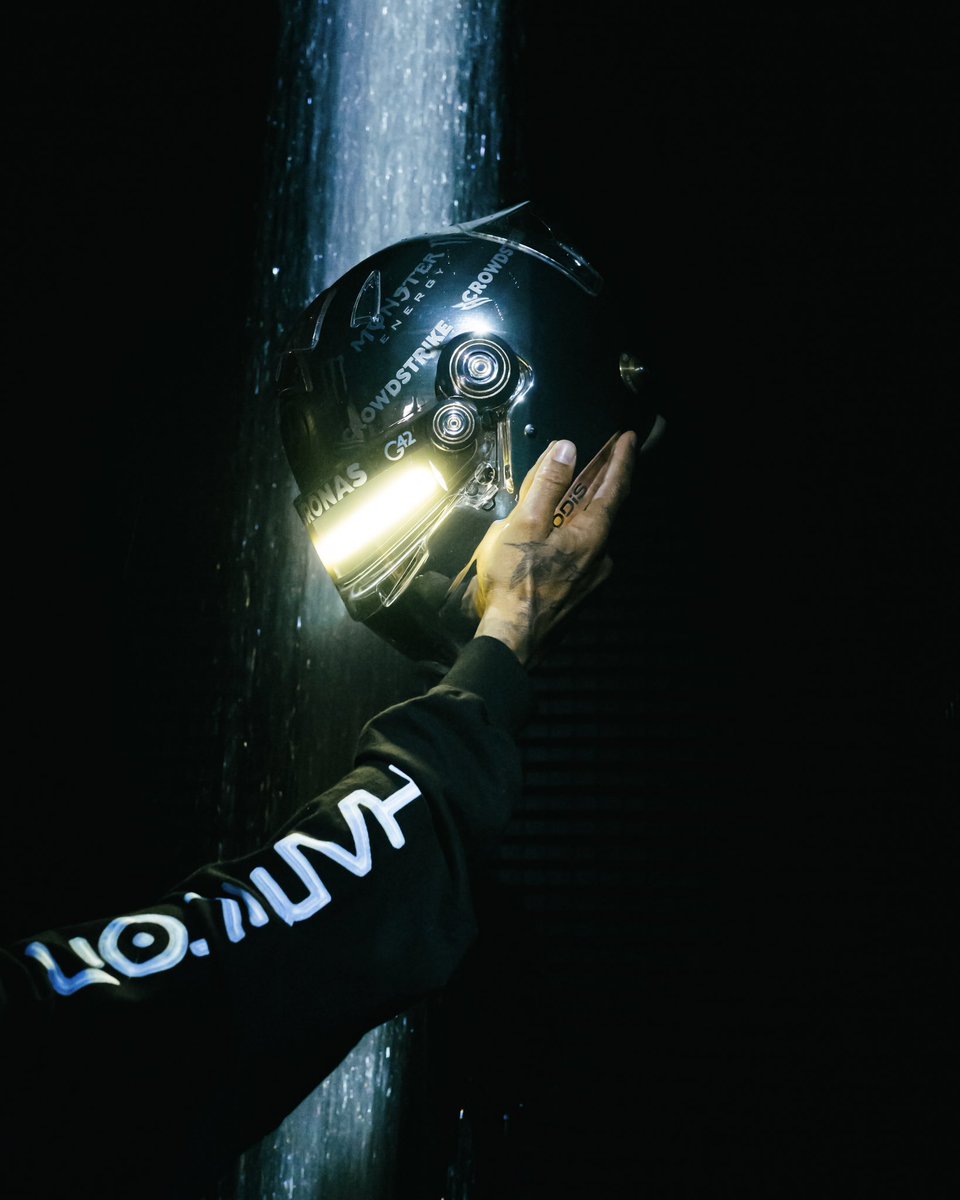 #Design is playing a greater role than ever in #F1 with stunning team liveries + helmet designs. I’m loving this <a href="/LewisHamilton/">Lewis Hamilton</a> / Sorayama / <a href="/teamLab_net/">teamLab</a> collab ⚡️

Bring on the #VegasGP (+ the <a href="/SphereVegas/">Sphere</a>)!

#IoT #Innovation #fashion #art #Formula1 <a href="/MercedesAMGF1/">Mercedes-AMG PETRONAS F1 Team</a> #JapaneseGP