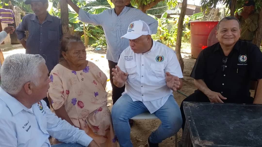 ADMiguelMQuiroz's tweet photo. #21septiembre Estuvimos de visita con grandes asambleas y encuentros con los medios de comunicación en Maracaibo y San Francisco del edo. #Zulia donde nuestros equipos siguen sumando compañer@s para lograr los objetivos @Luisemartinezh para la Presidencia de la República
#ADVive https://t.co/DlNpv84K0f