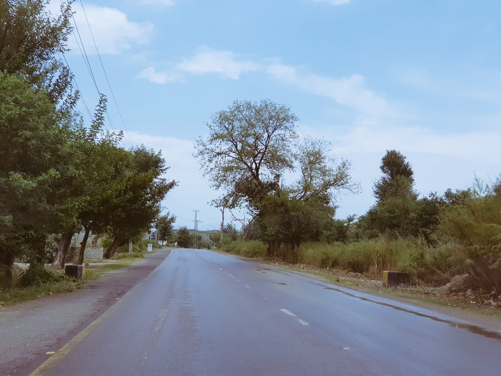 KAT002011's tweet photo. Rain, Road &amp; Railway line !

Pakistan 🇵🇰 https://t.co/zH4s5XPbwk