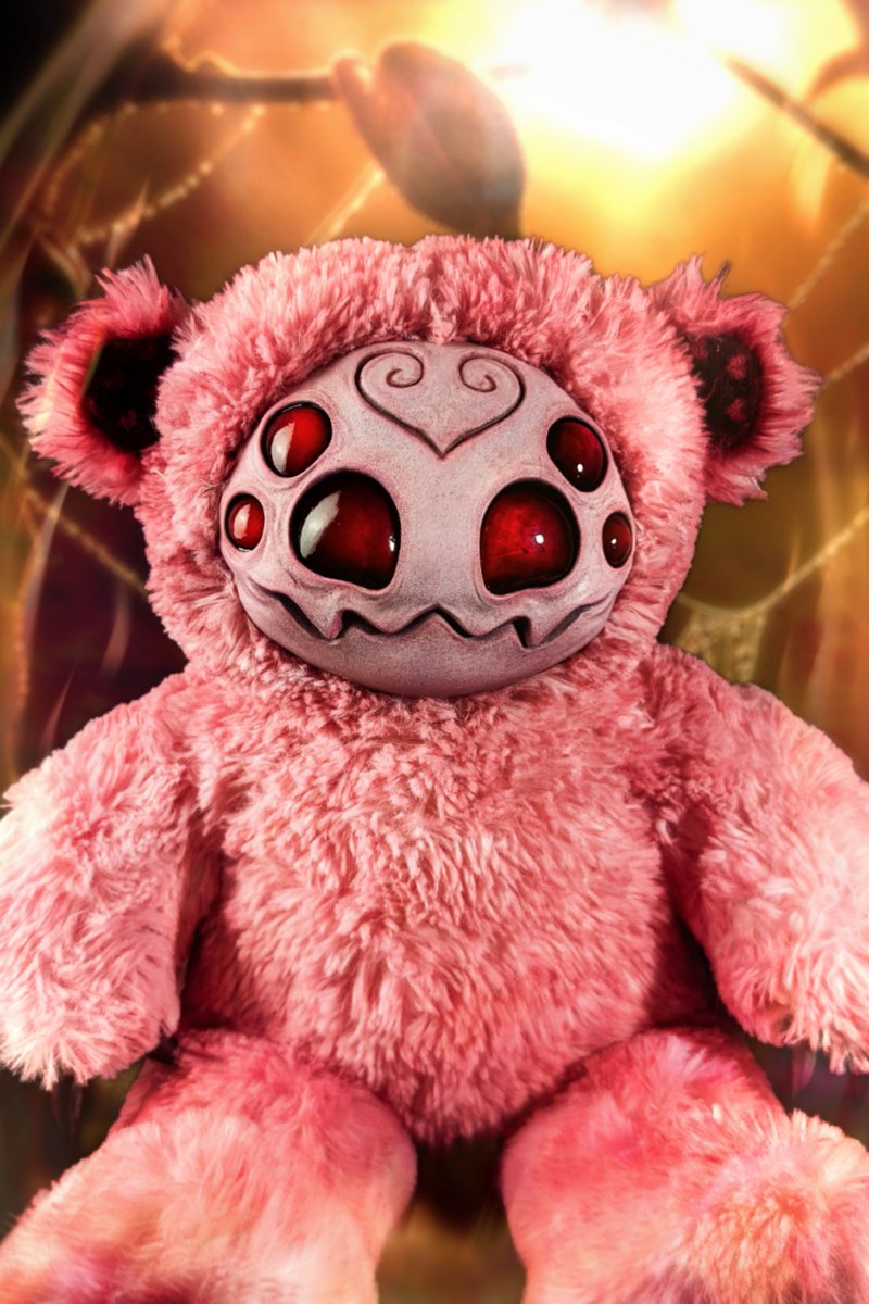 Friendly reminder that you can still get your favourite plushie for a reduced price and an additional 5£ less if you sign up to my website 🥰🫶💖✨ 
#creepycute #arttoy #artdoll #plushie #halloweendecor #halloweencostume #animalstuffie #horrorart #thanatoys