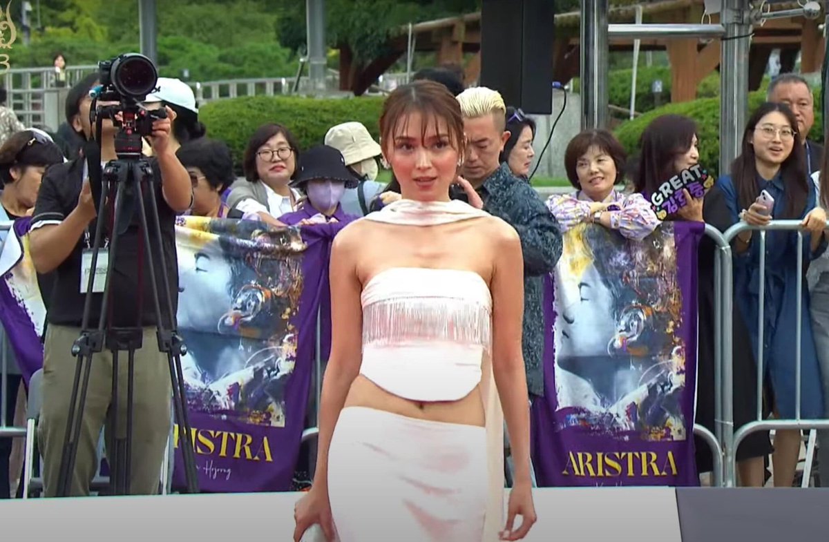 KnNation_'s tweet photo. napakagandaaaa mo mii @bernardokath 💙💙 

2G2BT FOR SDA2023 
#AliFajardoInSeoul 
#KathrynOutstandingAsianStar 
#SDA2023 https://t.co/grsY2RtTN1