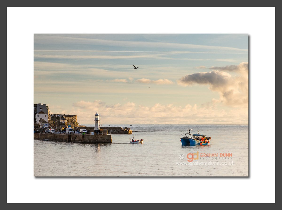 GrahamDunnPhoto's tweet photo. NEW IMAGE! A beautiful moment at first light in St Ives as two fisherman wave to each other whilst on their way out to sea...
#cornwallseascape #cornishlandscapes #stivessunrise #stivesharbour #stivesfishingboats #cornishsunrise #coastalphotography #wallart #visitcornwall https://t.co/cLiCmkl7vk