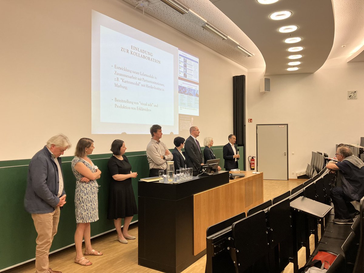 2h30min marathon sessions that often go over time. The German #Historikertag2023 requires stamina and caffeine