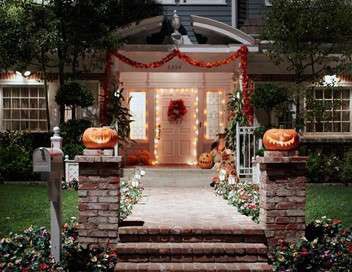 OreshaBlu's tweet image. It’s HALLOWEEN SEASON BITCH