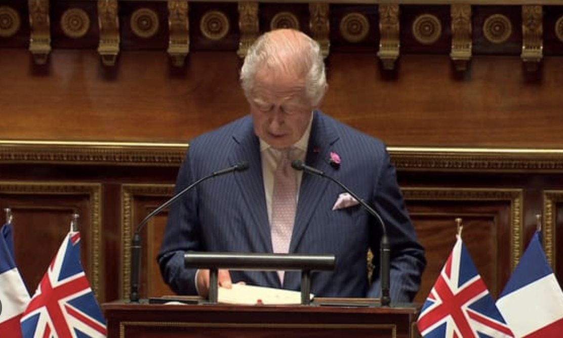 BrunoRetailleau's tweet image. La venue du roi Charles III au Sénat est un honneur historique. Bienvenue Sire ; les parlementaires français, en vous recevant, expriment l'amitié, la reconnaissance et l'admiration de l'ensemble de notre nation envers le peuple britannique.