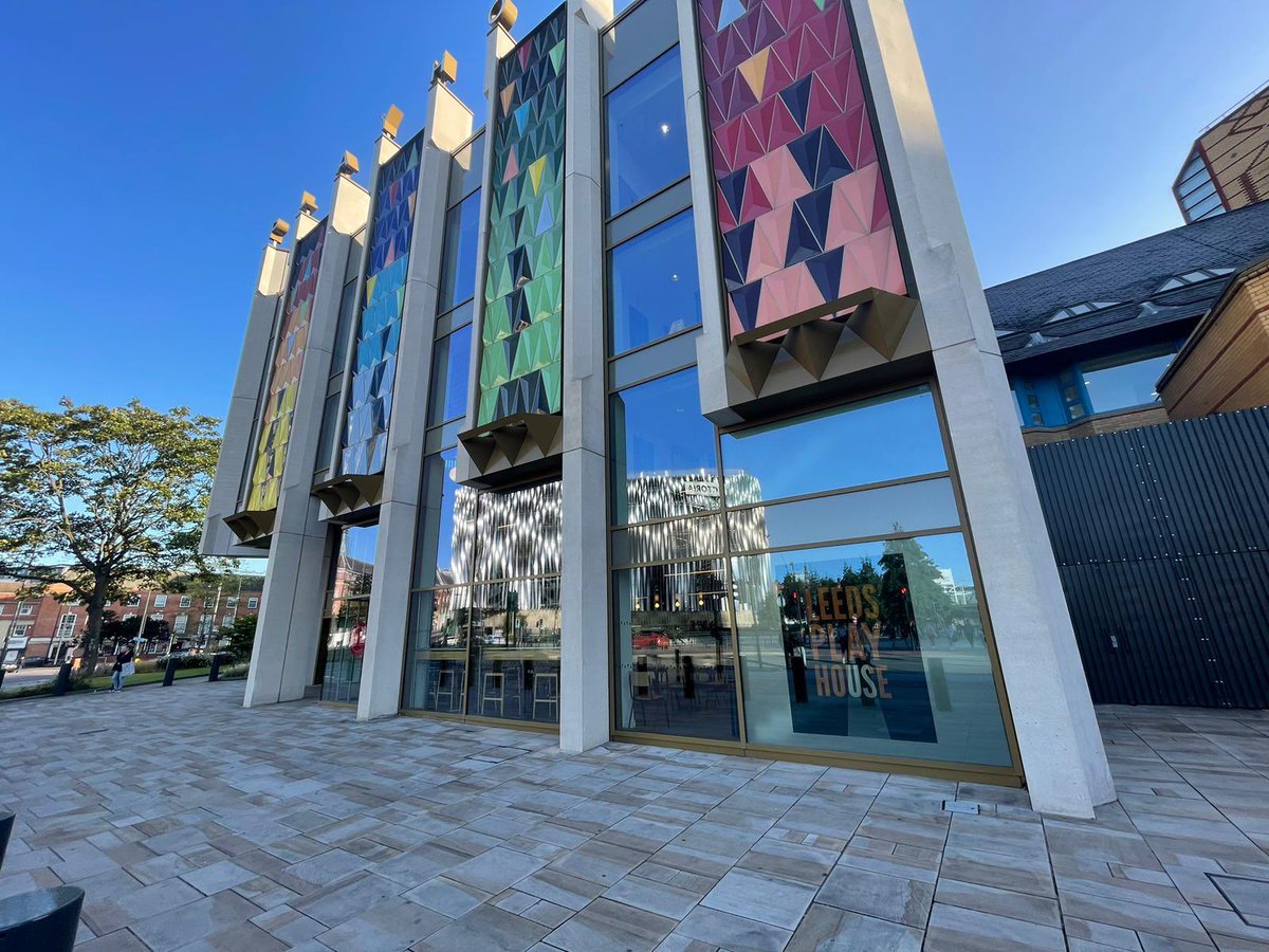 RobeAroundTheUK's tweet image. Our #roberoadshow has commenced! The doors are open and we are live today in Leeds! 

For more details on the other venues we will be visiting in the forthcoming weeks and for more information &amp;amp; bookings click on the link below: 

landing.liveit.io/robe/robe-road…