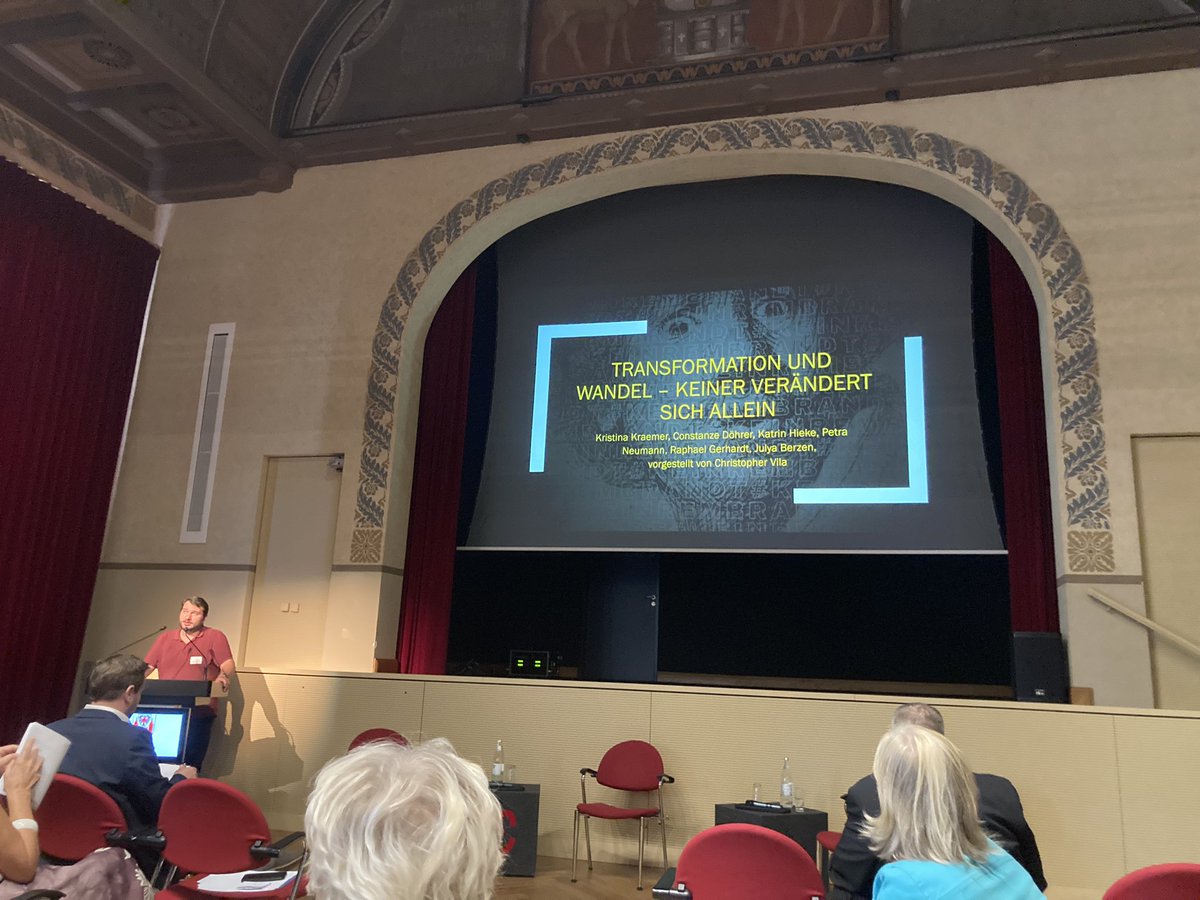 Jetzt <a href="/cvila_museum/">Christopher Vila</a> über #keinrembrandt und die Rolle der Museen in der Gesellschaft! <a href="/Museen_in_BRB/">Museumsverband Brandenburg</a> #museum