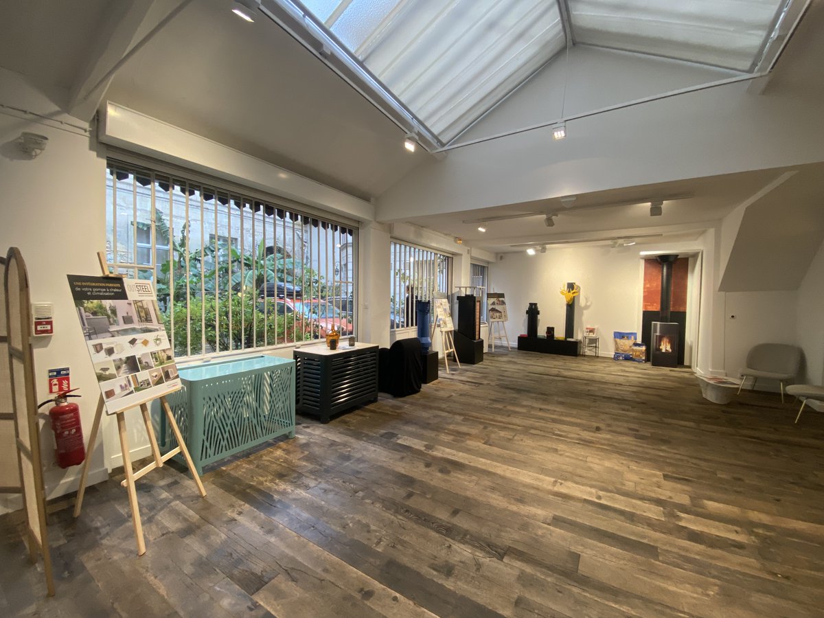 AgenceFPA's tweet image. Le showroom presse Déco / Design éphémère @Poujoulat est ouvert ! 🤩

👉🏼 Au programme de la journée : la découverte des solutions @Poujoulat fabriquées en France pour optimiser son chauffage au bois et sublimer son habitat intérieur et extérieur !

#outsteel #designup #regulart