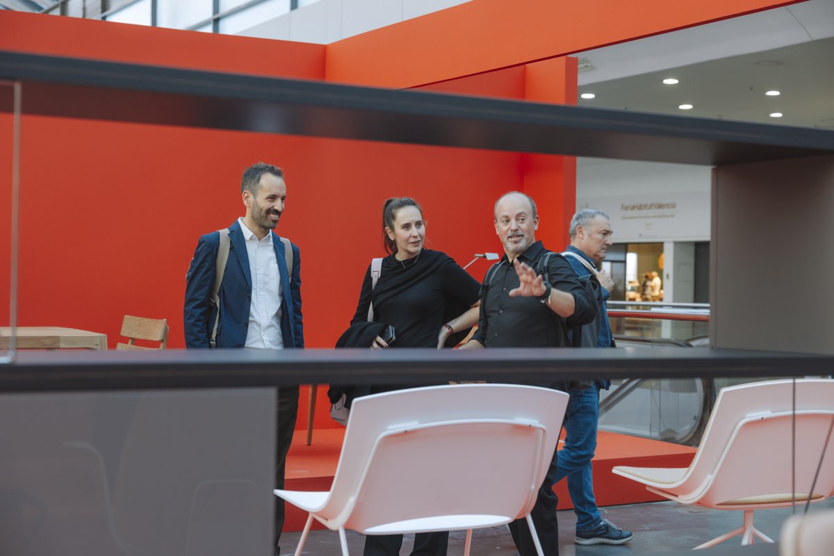 Especial visita a <a href="/habitatvalencia/">FeriaHábitatValència</a> de Carmen Páez, Directora General de Industrias Culturales, con Chisco Villar del Ministerio de Cultura y Deporte, apoyando el diseño y toda la creatividad desplegada en <a href="/nudegeneration/">nude generation</a> y <a href="/ValenciaDesignF/">València Design Fest</a>.

#Hábitat2023 #VDF23