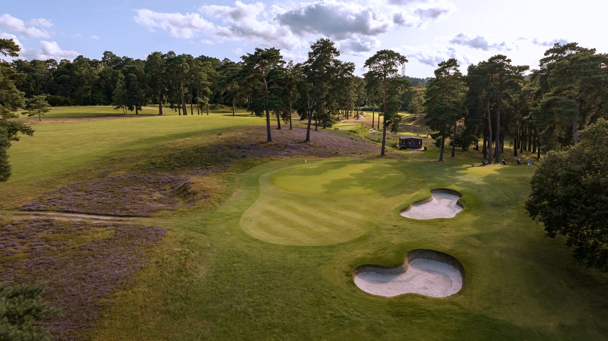 farnhamgc's tweet photo. https://t.co/dNSCBFiAR9 
Conveniently located after the 5th and 11th greens, the Halfway Hut is an essential part of your experience at Farnham Sands. A variety of fine comestibles await our members and guests... #farnhamsands #farnham #surreygolf https://t.co/69BPgSuhgf