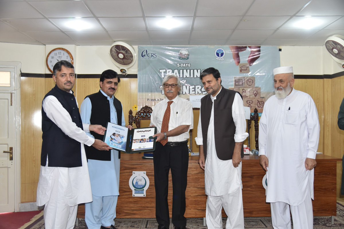 AfaqTrainings's tweet photo. Empowering Education in Peshawar,
from September 20 - 24. Sixty three dedicated cluster heads from Peshawar Division gathered at 'Higher Education Academy For Research &amp; Training - Peshawar', for the 'Training of Trainers Program' led by ESEF, AFAQ &amp; CRS. https://t.co/VvWYSTQlSR